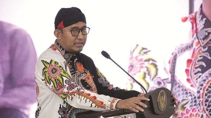 BERWIBAWA: Bupati Sumenep Achmad Fauzi Wongsojudo menyampaikan sambutan dalam acara Temu Ramah Bersama Penyuluh Pertanian di Pendopo Agung Keraton, Kamis (23/1). (PROKOPIM SUMENEP UNTUK JPRM)