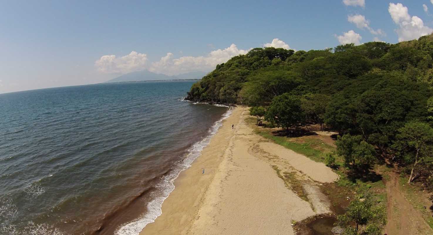 pesona keindahan pantai tampora