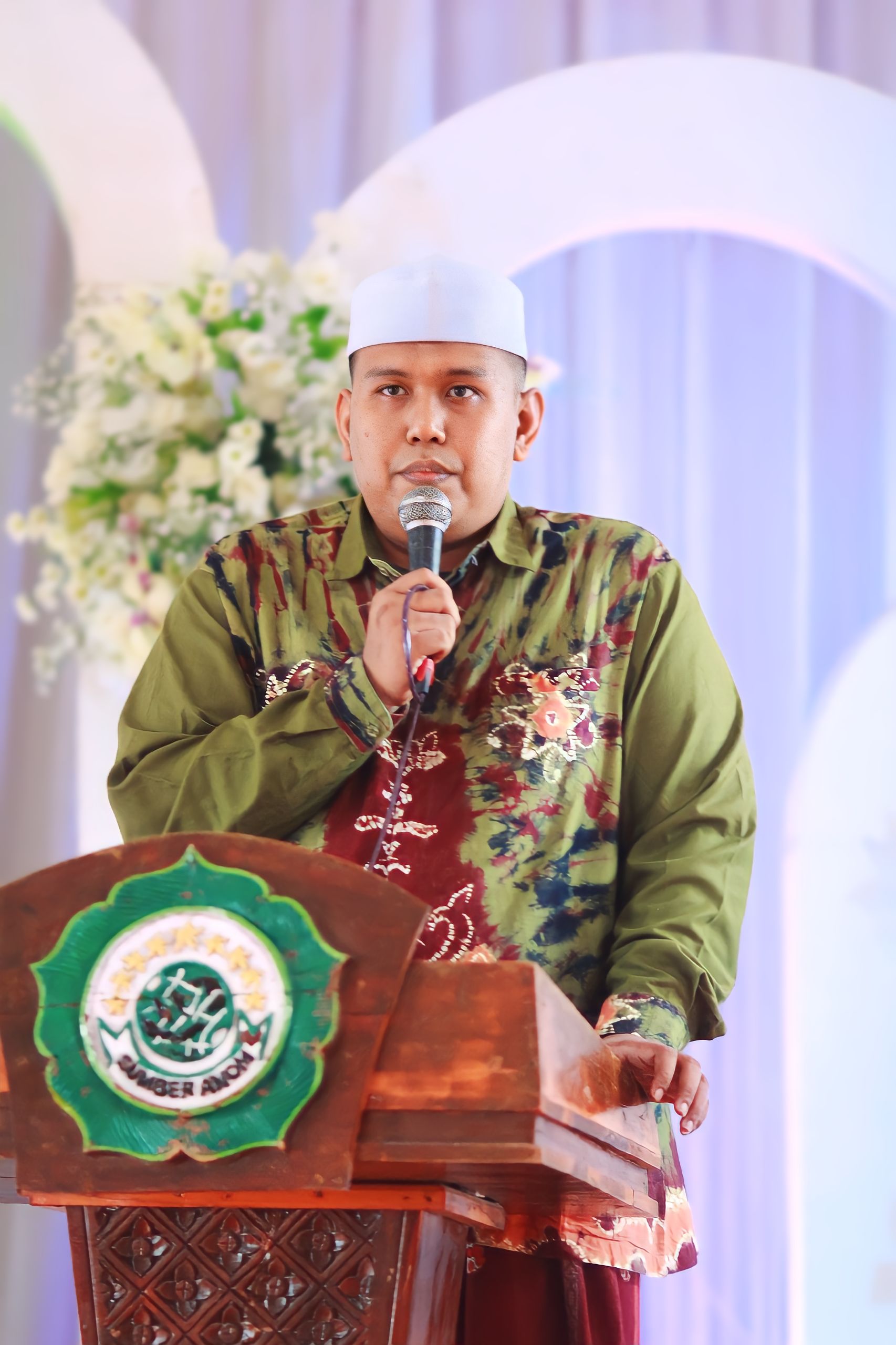 Pengasuh kelima KH Khotibul Umam