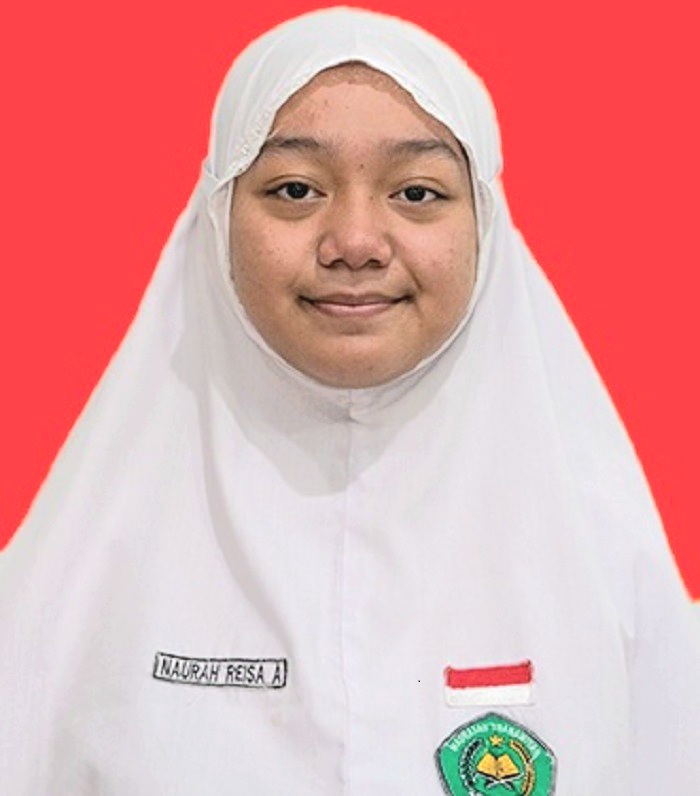 Naurah Reisa Alana, santri kelas IX Islamic Boarding School Padepokan Kiai Mudrikah Kembang Kuning (IBS PKMKK)