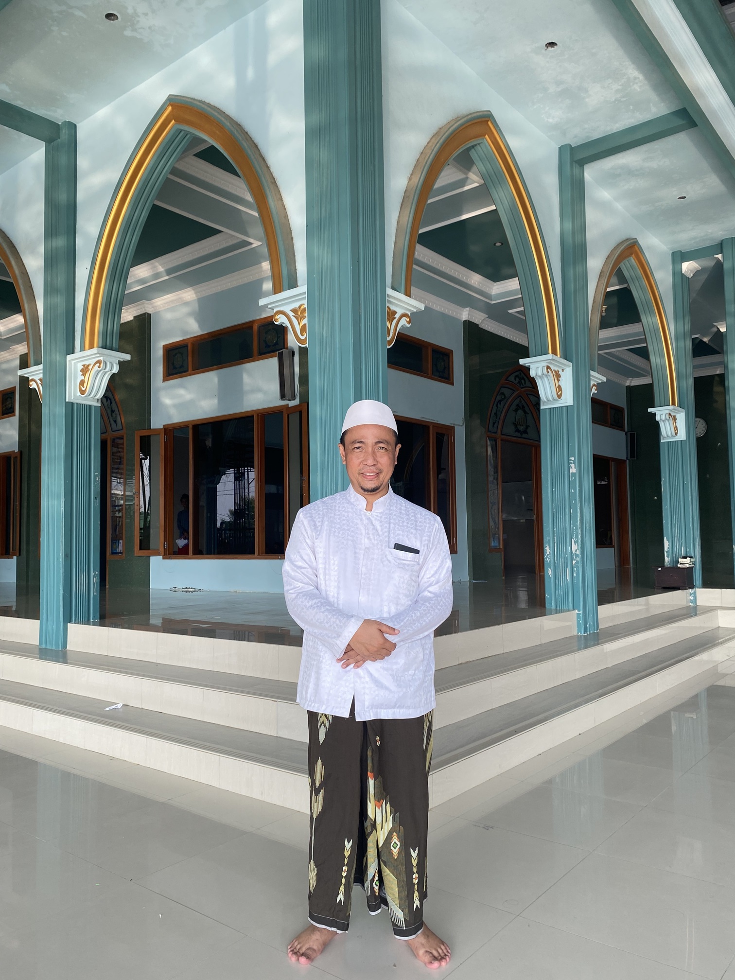 KARISMATIK: KH Musleh Adnan saat ditemui di Ponpes Nahdhatut Ta&rsquo;limiyah Karang Anyar, Desa Plakpak, Kecamatan Pagantenan, Kamis (6/3).  (AYU LATIFAH/JPRM)