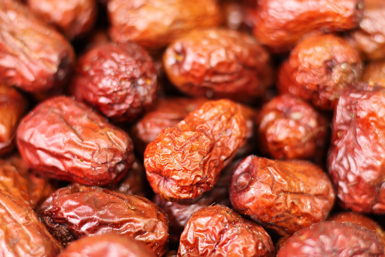 Hati-hati jangan sampai salah pilih, tidak semua kurma di pasaran asli