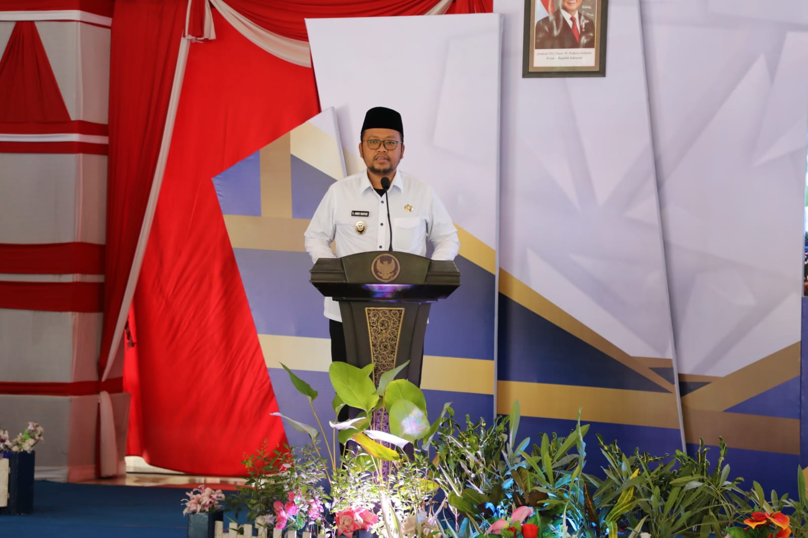 BERKARISMA: Wakil Bupati Sampang Ahmad Mahfudz menyampaikan sambutan di pendopo Trunojoyo, Kabupaten Sampang, Rabu (19/3)