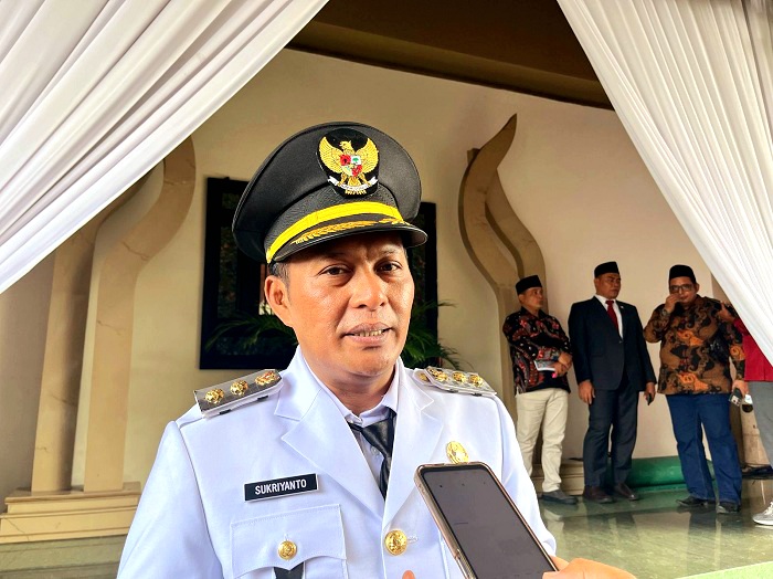 TEGAS: Wabup Pamekasan Sukriyanto saat ditemui di Mandhapa Agung Ronggosukowati Senin (24/3). (MOH. IQBAL AFGANI/JPRM)