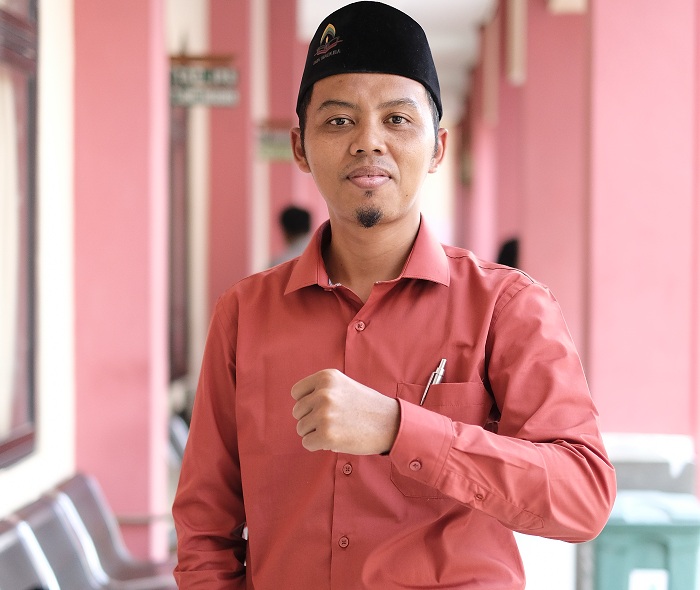 Suwantoro, alumnus PP Riyadlus Sholihin Laden, Pamekasan. Mengabdi sebagai dosen IAIN Madura.