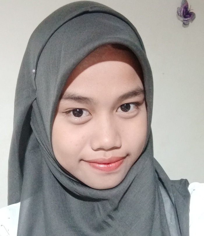 Durratun Nadzifah, siswi&nbsp;kelas Xl MTs Al-Huda Gapura, Sumenep.