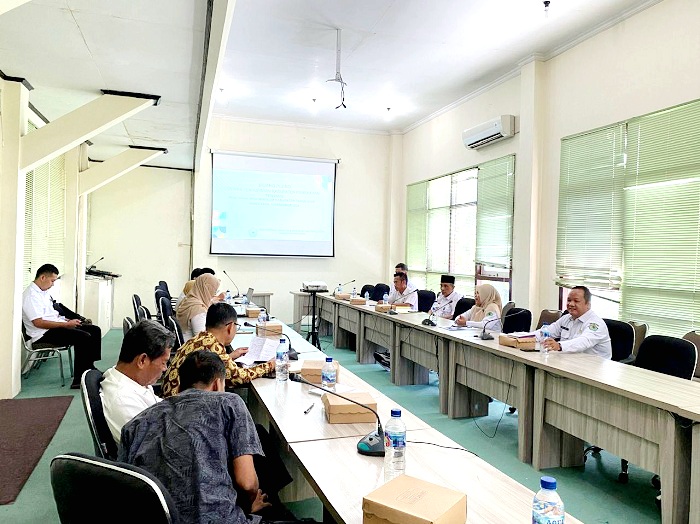 MUSYAWARAH: ASN di lingkungan Pemkab Pamekasan menyelenggarakan rapat di Ruang Wicaksana Praja, Rabu (11 Desember 2024). (AYU LATIFAH/JPRM)