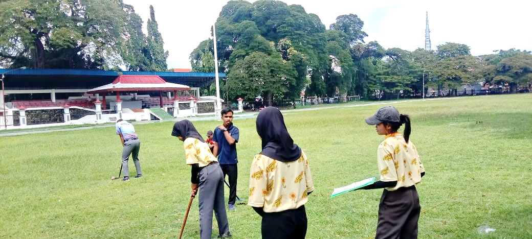 PERSIAPKAN DI EMPAT NOMOR: Atlet IWbA Bangkalan mengikuti latihan persiapan kejurprov di Alun-Alun Bangkalan, Minggu (13/4). (IWbA BANGKALAN UNTUK JPRM)