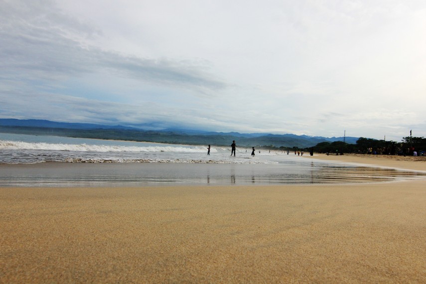 salah satu sudut keindahan pantai santolo di Garut Jawa Barat