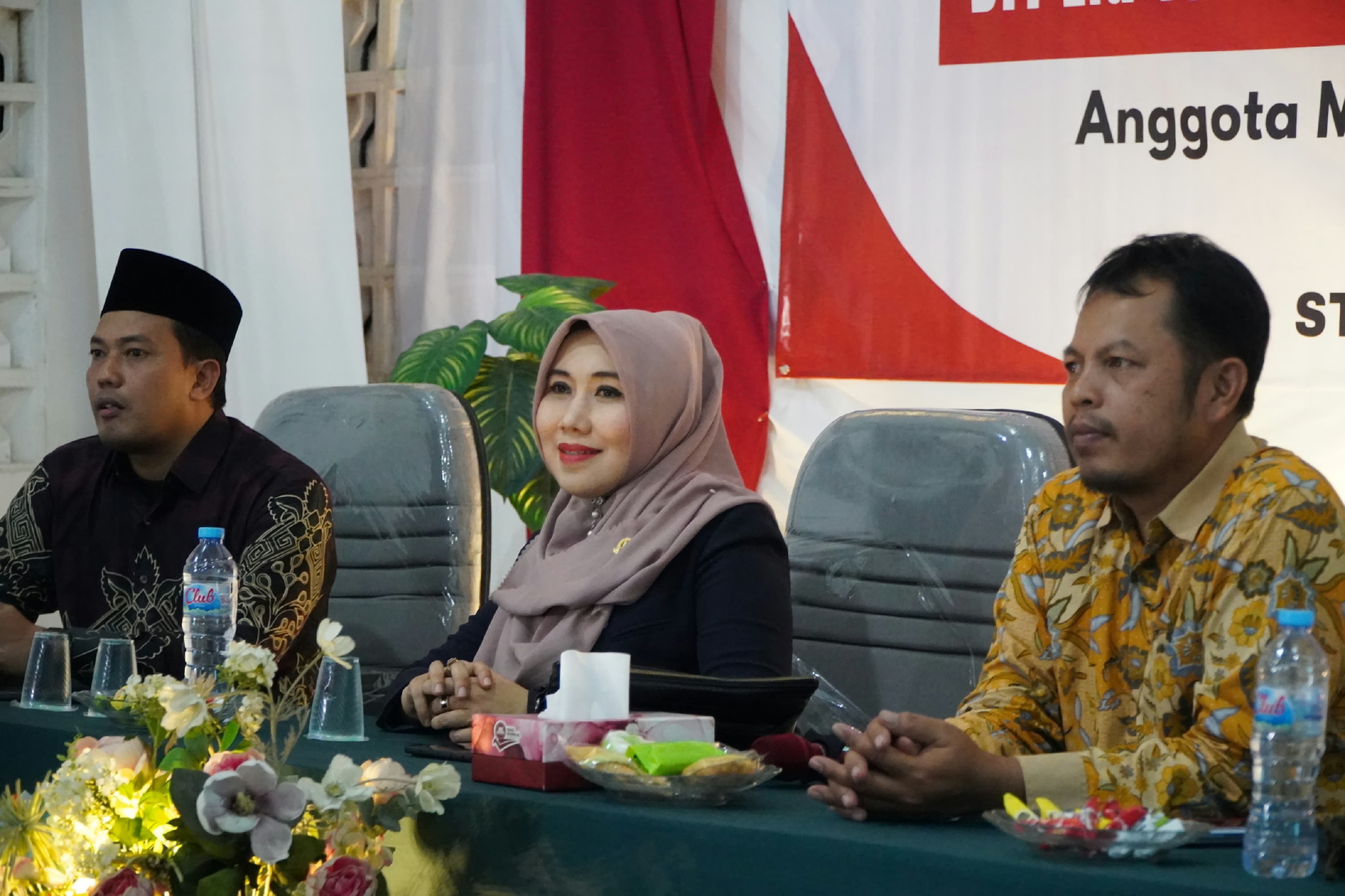 KARTINI MASA KINI: Senator Lia Istifhama saat mengikuti kegiatan DPD RI.