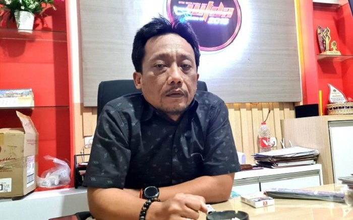 KEPASTIAN HUKUM: Kasatreskrim Polres Pamekasan AKP Doni Setiawan memberikan keterangan di ruangannya. (DOK JPRM)