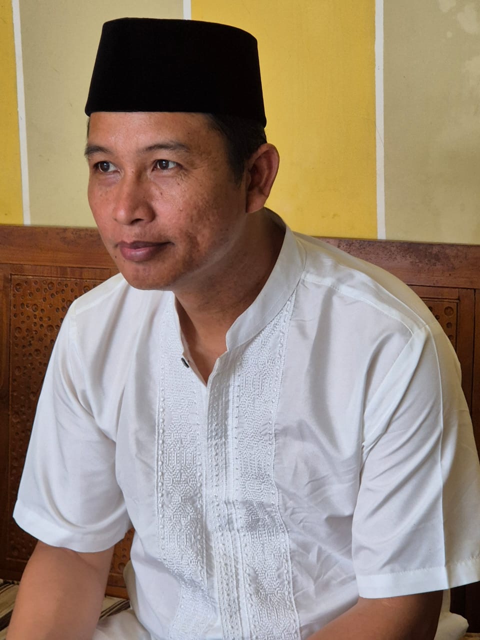 JELASKAN: Manager Public Government Affair KEI, Kampoi Naibaho memberikan keterangan tentang keberadaan KKKS di Pagerungan Besar, Pulau Kangean, Sumenep.