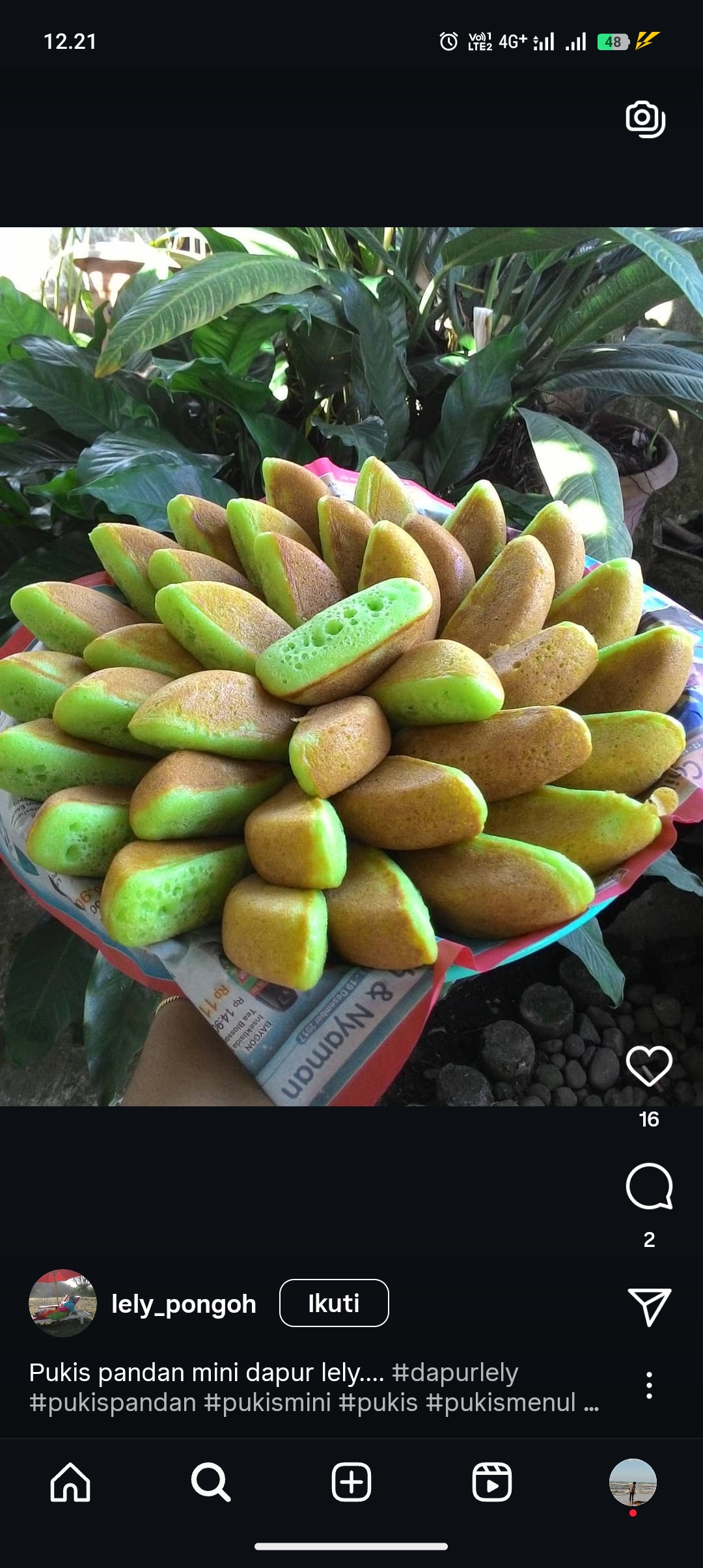Jajanan tradisional pukis pandan