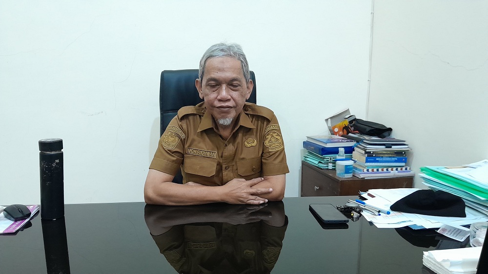SAHAJA: Kabag PBJ Setkab Bangkalan, Moh. Ridhwan, saat ditemui wartawan JPRM di ruang kerjanya, Selasa (24/6).