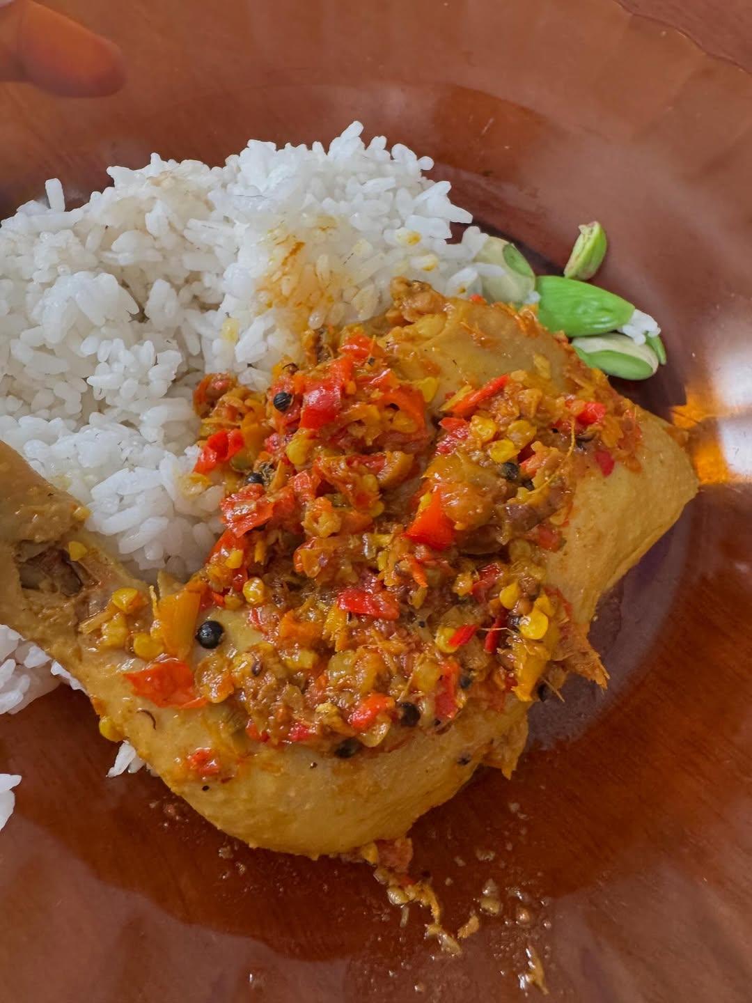 Ayam Betutu khas bali buat makan bareng keluarga