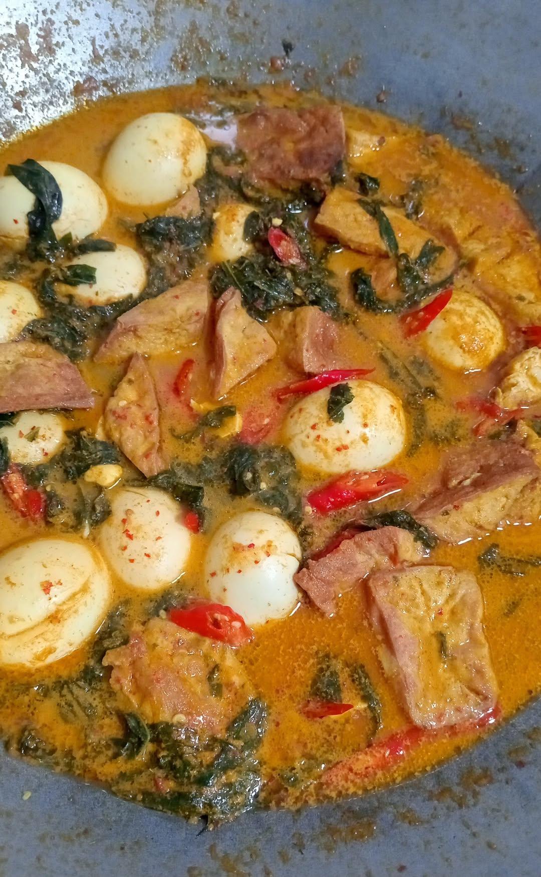 Gulai Tahu Telur Petis Madura bisa menjadi menu andalan buat makan bareng keluarga