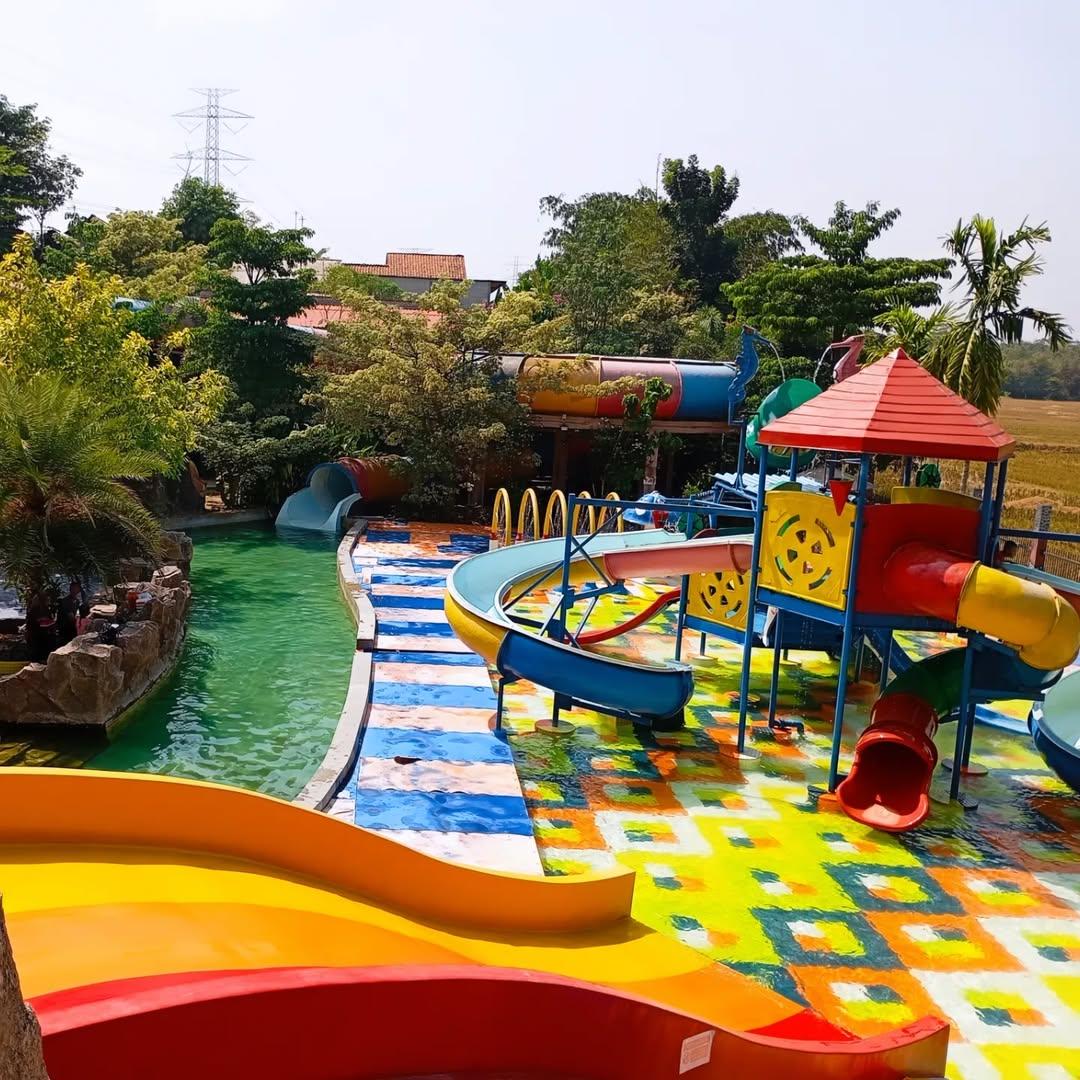Liburan bareng keluarga Anugerah Waterpark Bunder pasti seru