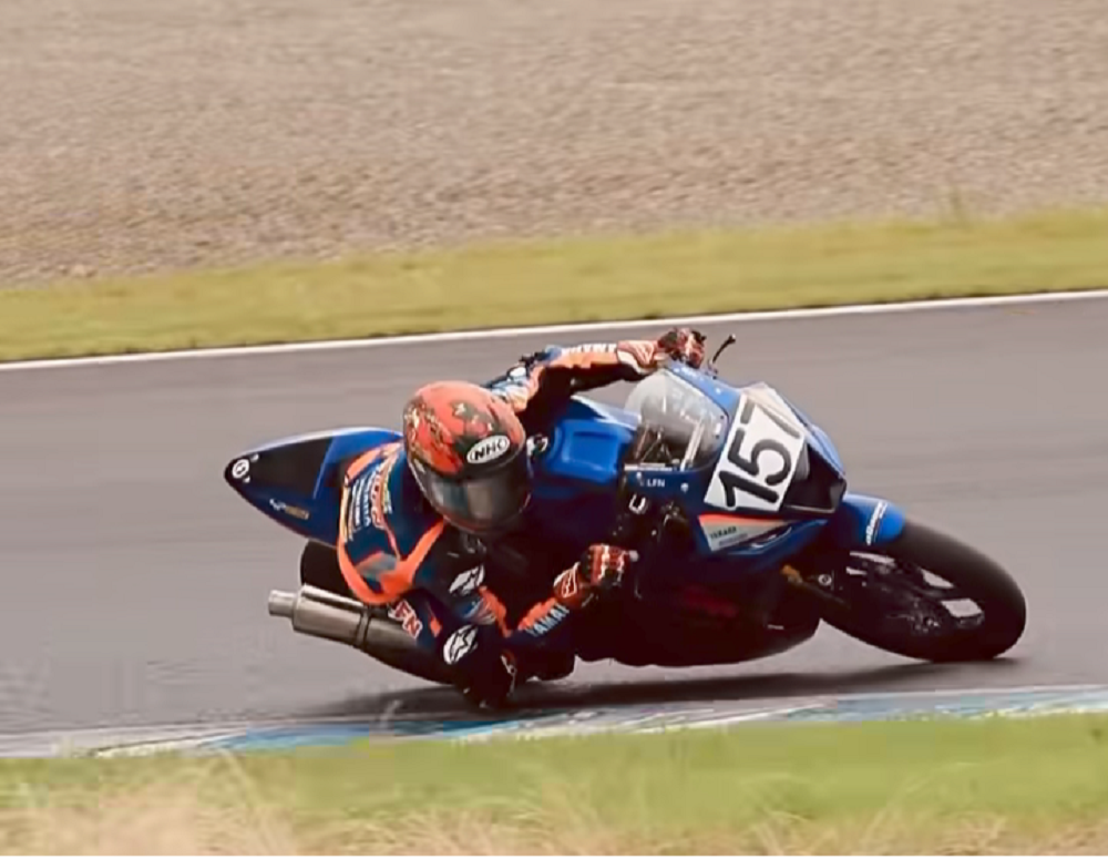 AGRESIF: Robby Sakera memacu moter besinya dala race pertama ARRC 2025 di Sirkuit Motegi, Jepang, Sabtu (12/7).