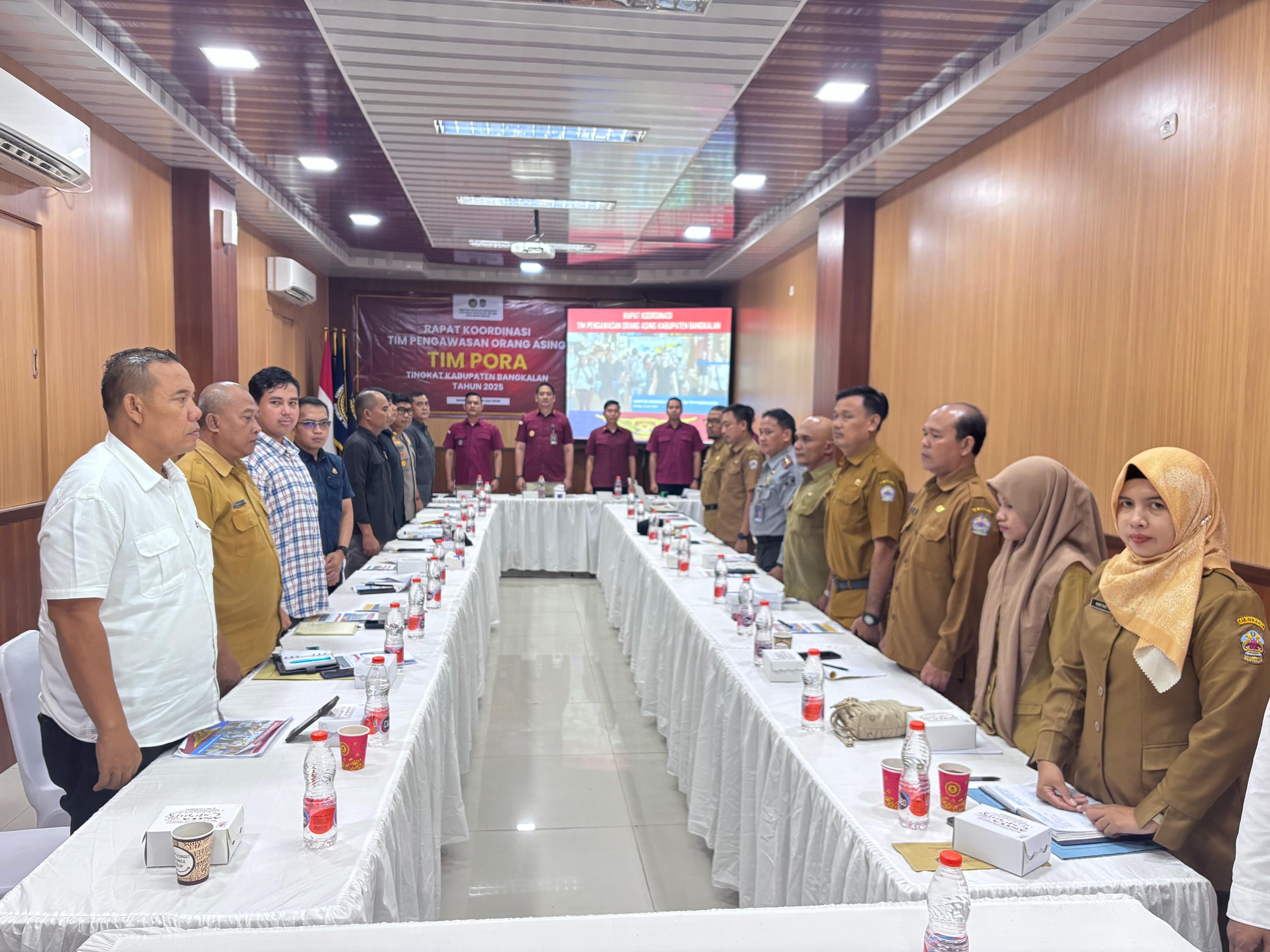 TIMPORA Kabupaten Bangkalan menggelar rapat koordinasi di Aula Hotel Rose, Jalan HOS Cokroaminoto No. 21, Bangkalan, Senin (8/7).