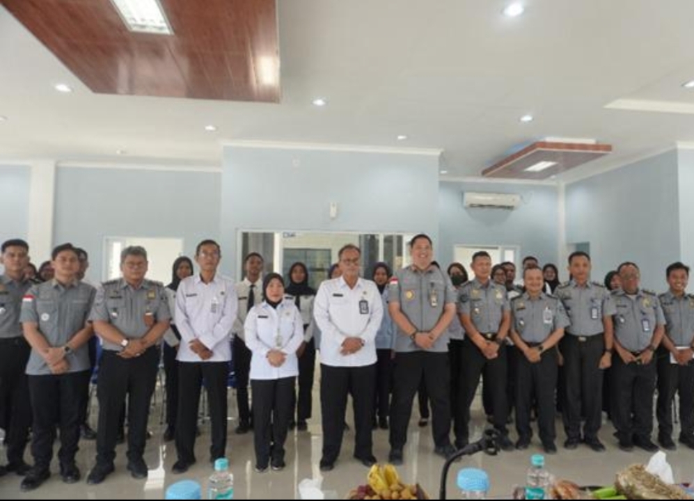 KONSOLIDASI: Kantor Imigrasi Kelas II Non TPI Pamekasan mendapat kunjungan langsung dari Kantor Wilayah Direktorat Jenderal Imigrasi (Kanwil Ditjenim) Jawa Timur.