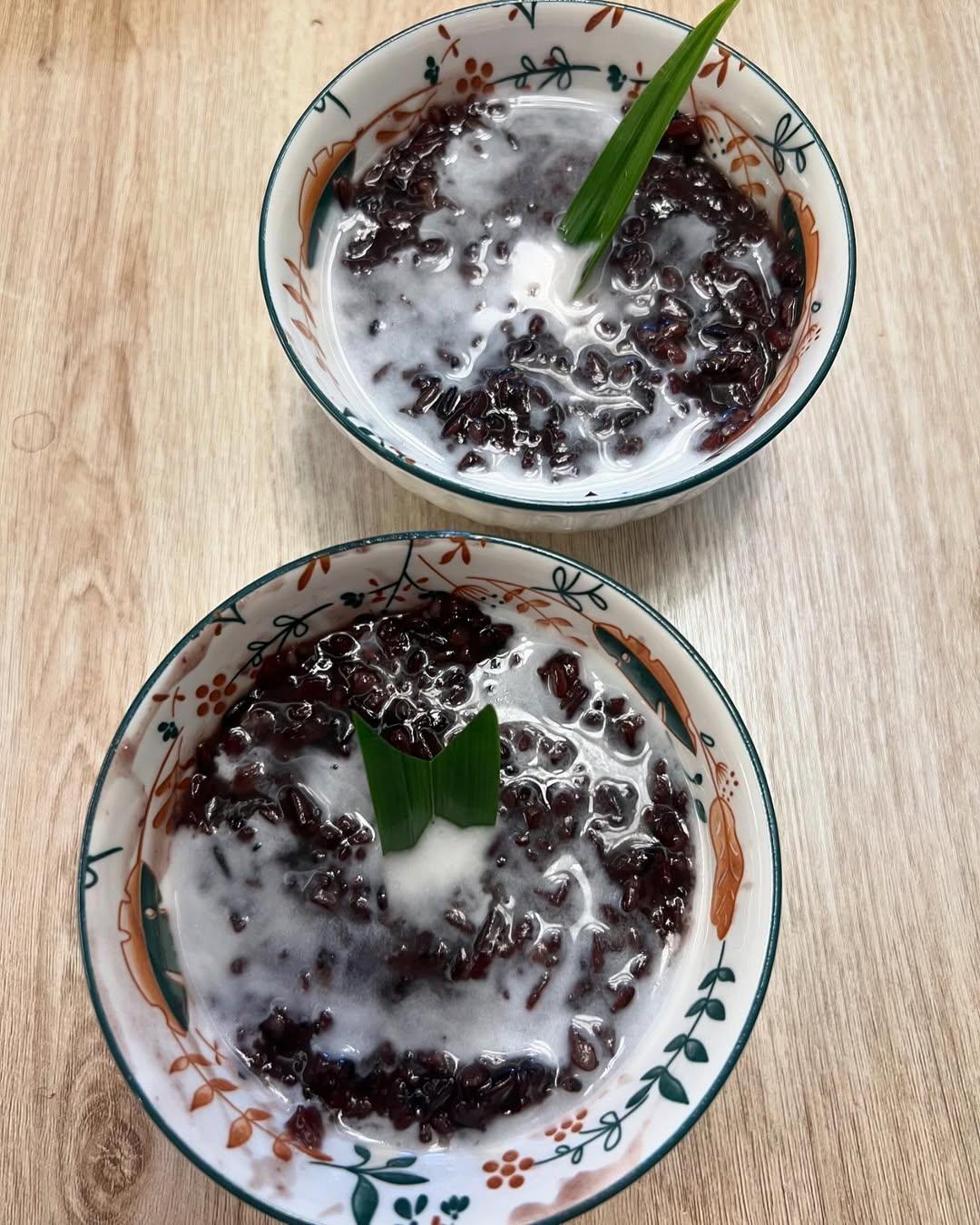 Bubur ketan hitam untuk di nikmati bareng keluarga besar