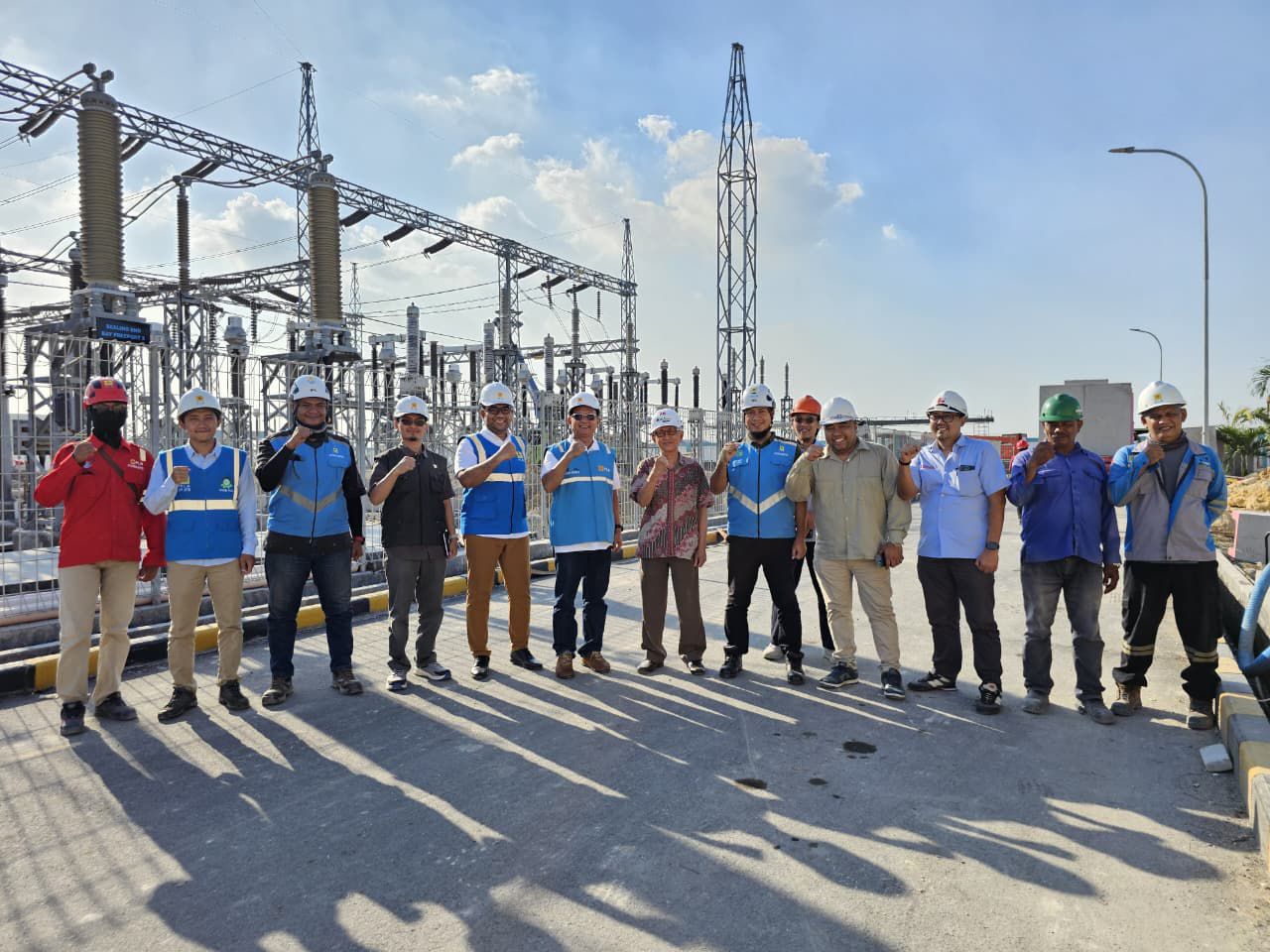 KOMPAK: Kunjungan lapangan General Manager PLN UIP JBTB di lokasi GI 150 kV Bungah pada 23 Juli 2025.