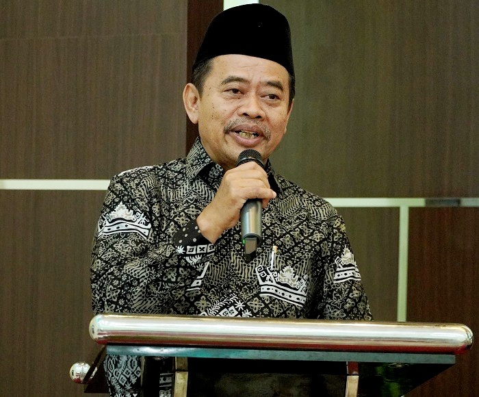 GAGASAN: Rektor UIN Madura Dr Saiful Hadi, M.Pd memberikan paparan dalam forum pertemuan rektor Selasa (12/8). (UIN MADURA UNTUK JPRM)