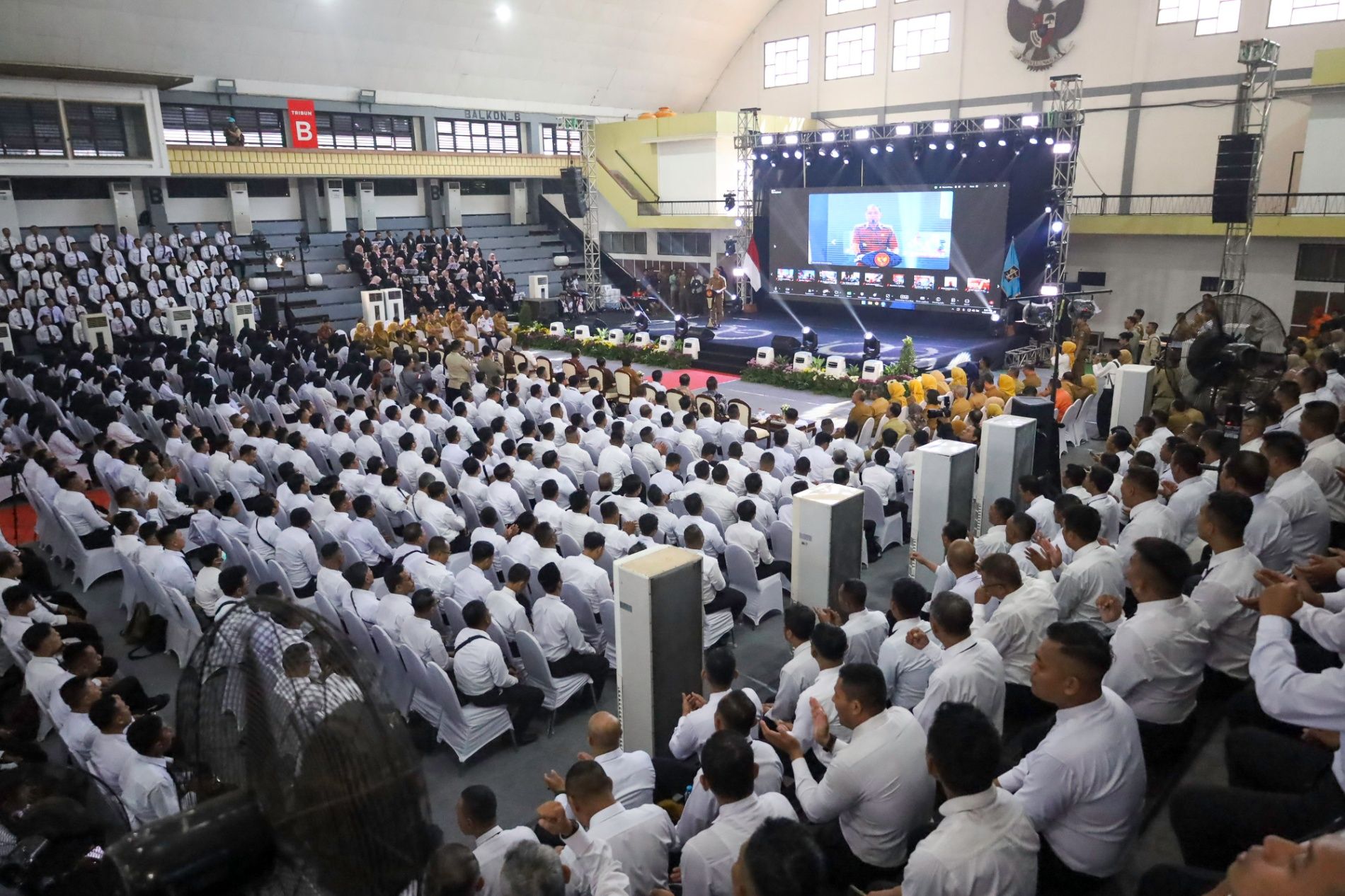 Suasana pengangkatan PPPK di Surabaya.