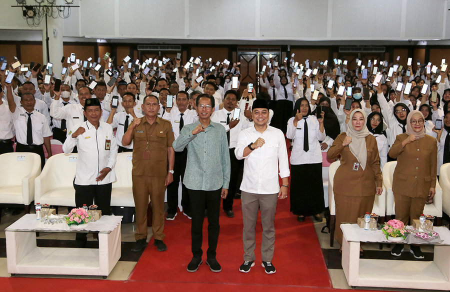 Sebanyak 1.476 guru PPPK (Pegawai Pemerintah dengan Perjanjian Kerja (PPPK) di lingkup Pemerintah Kota (Pemkot) Surabaya