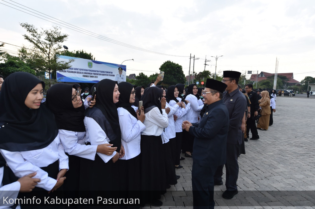 Senyum bahagia terpancar dari peserta yang lolos seleksi CPNS dan PPPK