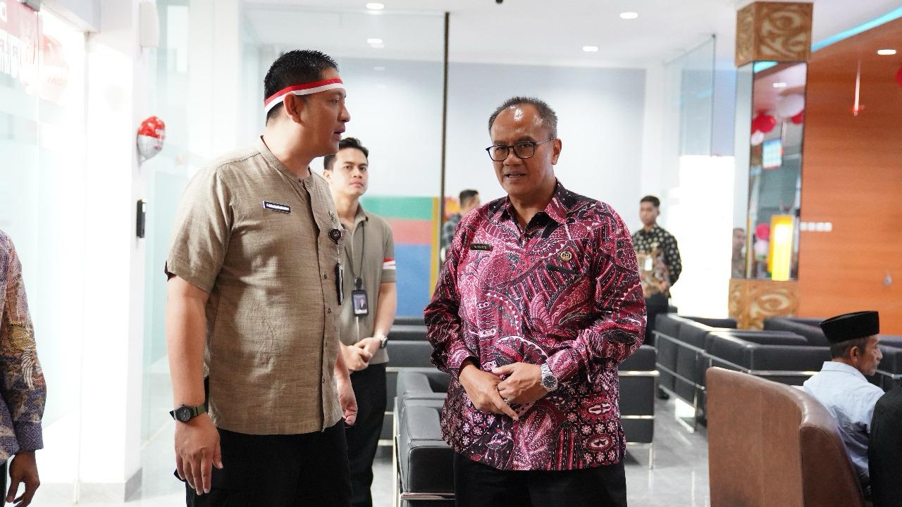 TURBA: Kepala Kantor Wilayah Direktorat Jenderal Imigrasi Jawa Timur, Novianto Sulastono, melakukan kunjungan kerja ke Kantor Imigrasi Pamekasan, Senin (18/8).