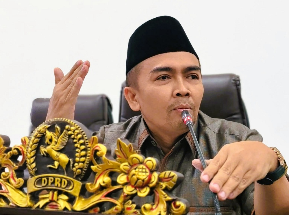 TEGAS: Ketua Panitia Khusus (Pansus) Raperda tentang sistem kesehatan daerah M. Ramzi saat mengikuti rapat di kantor DPRD Sumenep.