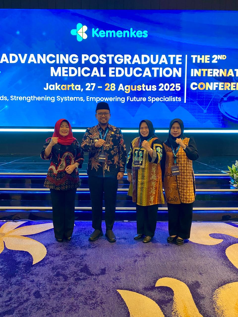 BERKARISMA: Wakil Bupati Sampang Ahmad Mahfudz (dua dari kiri) dalam acara konferensi Internasional yang diselenggarakan Kemenkes di Jakarta, Rabu (28/8)