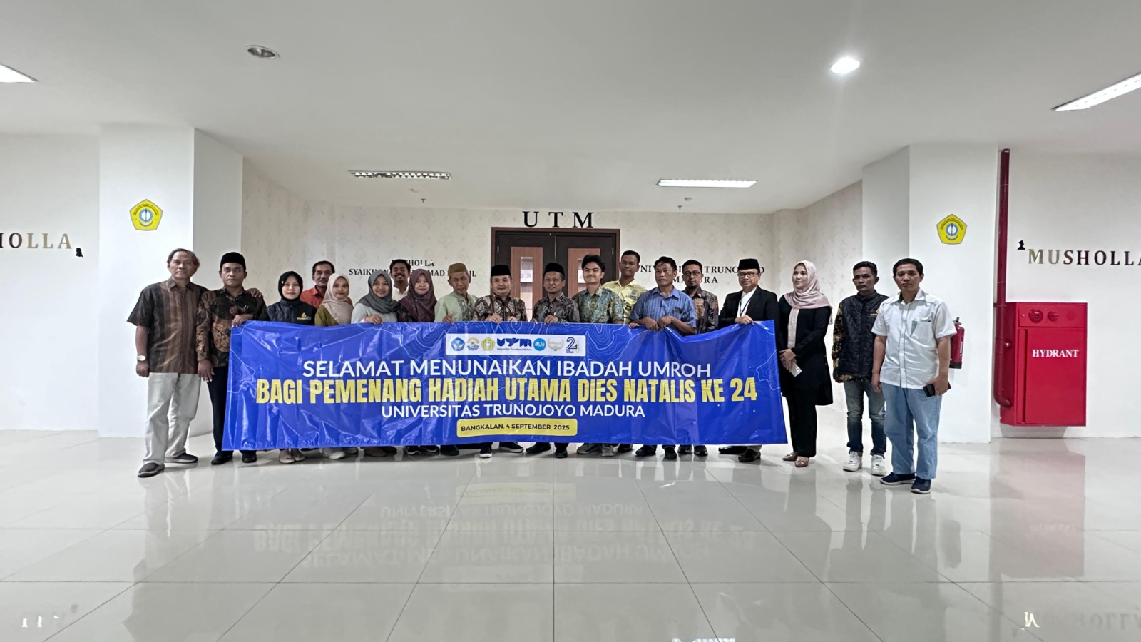 SELAMAT SAMPAI TUJUAN: Rektor UTM Prof Safi