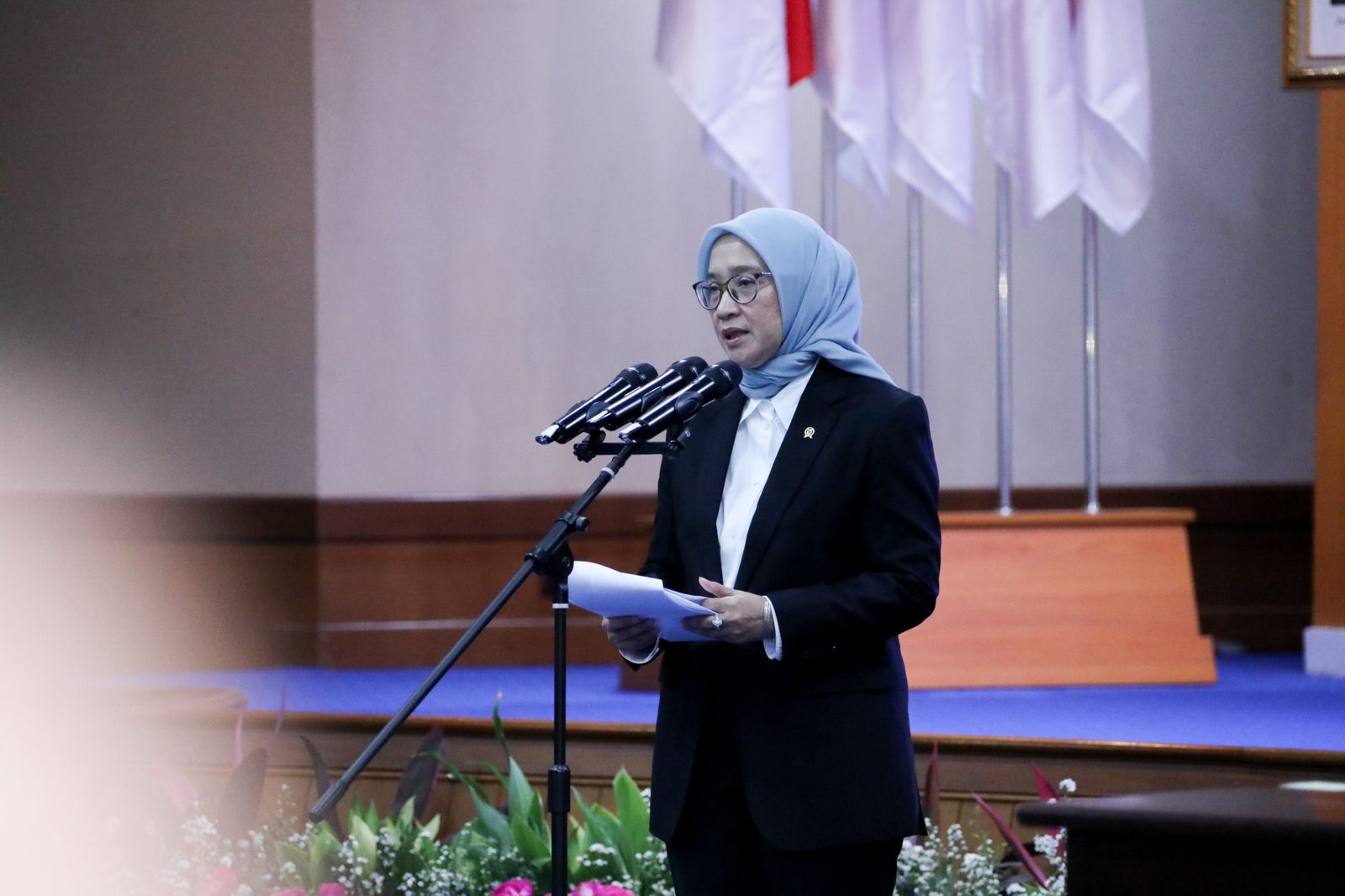 Menteri Kemenpan RB Menyampaikan sambutan dalam salah satu kegiatan.