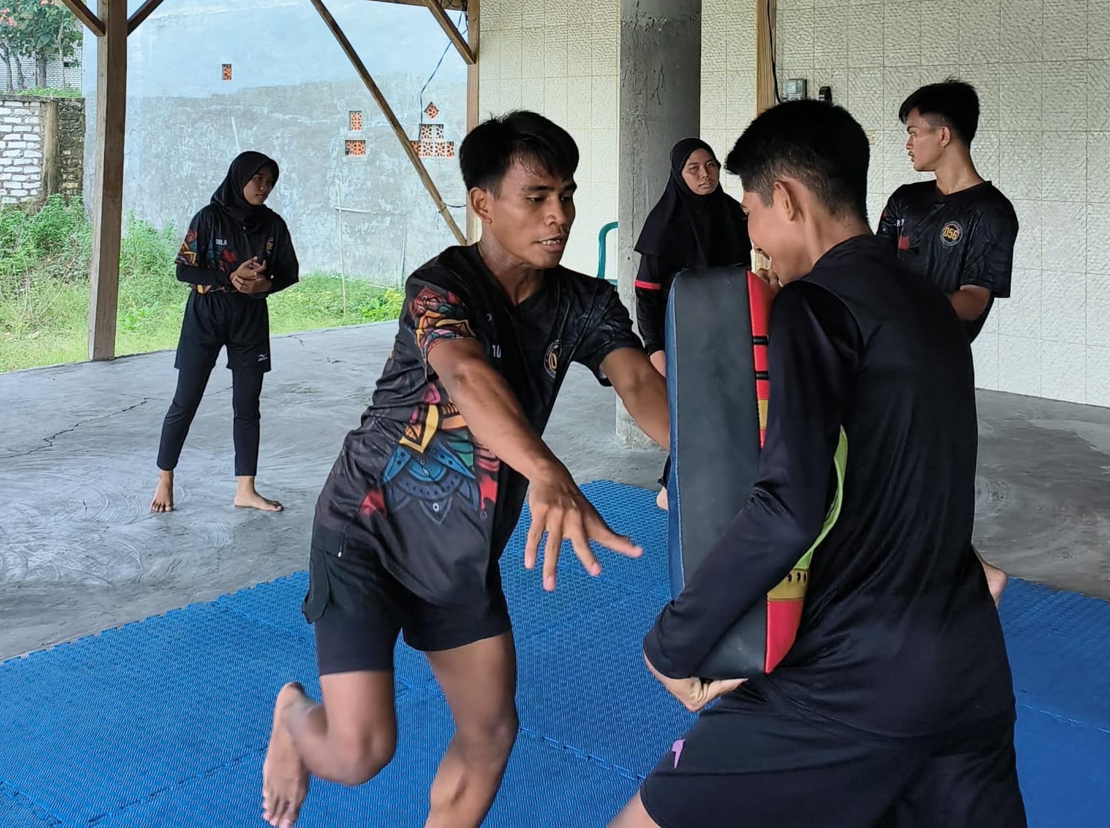 POTENSIAL: Atlet Asta saat latihan di Camp Training Center Terate Mas Pamekasan Jumat (12/9).
