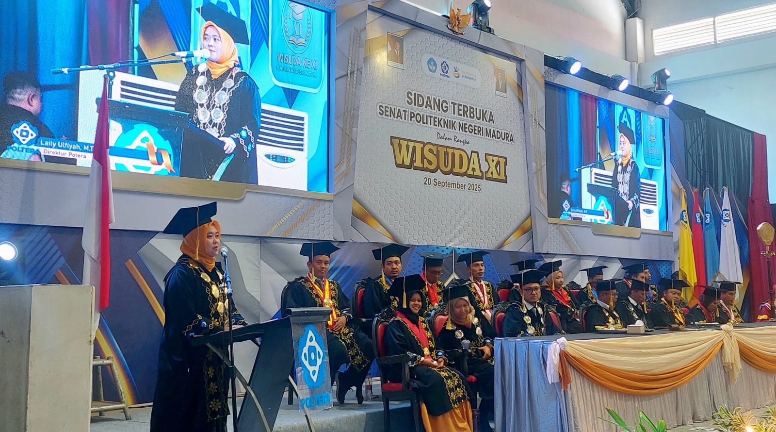 BERSAHAJA: Direktur Poltera Laily Ulfiyah M.T menyampaikan sambutan dalam acara Rapat Pleno Wisuda XI, Sabtu (20/9).