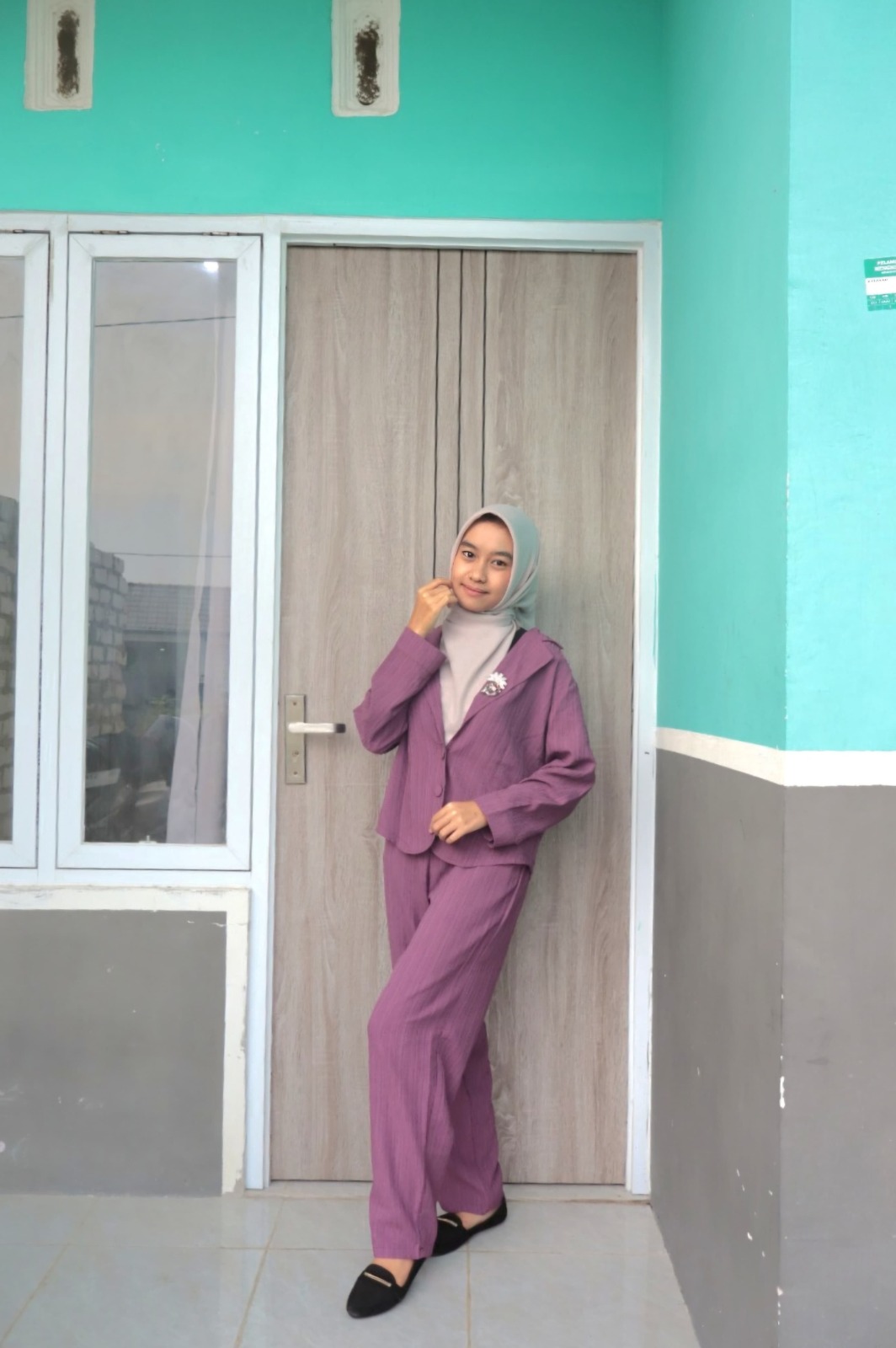 PERCAYA DIRI: Andini Nanda Sukma tampak lebih anggun mengenakan bros hijab.