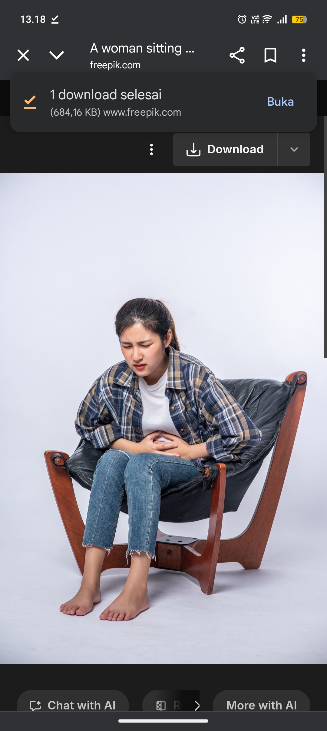 Ilustrasi perempuan yang sedang mengalami masalah pada saluran kemih