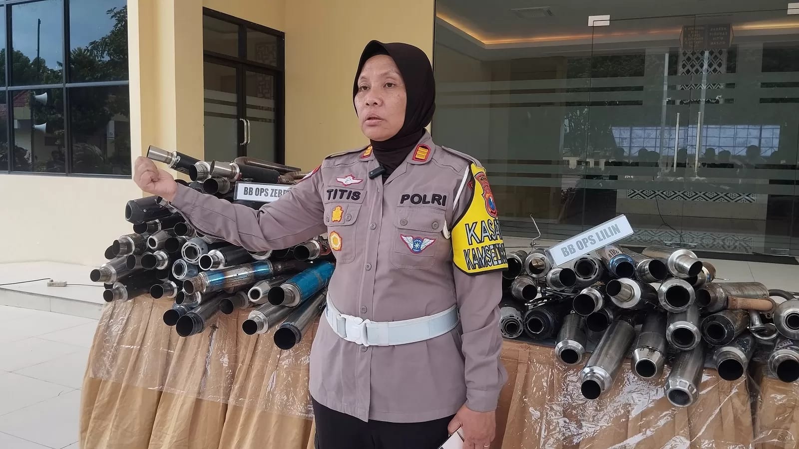 TEGAS: Kasatlantas Polres Sumenep AKP Ninit Titis Dewiyani saat menghadiri sebuah acara di mapolres beberapa waktu lalu.