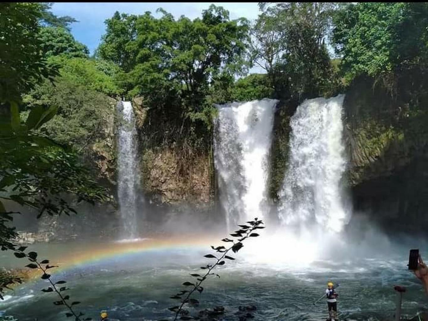 Potret indah air terjun