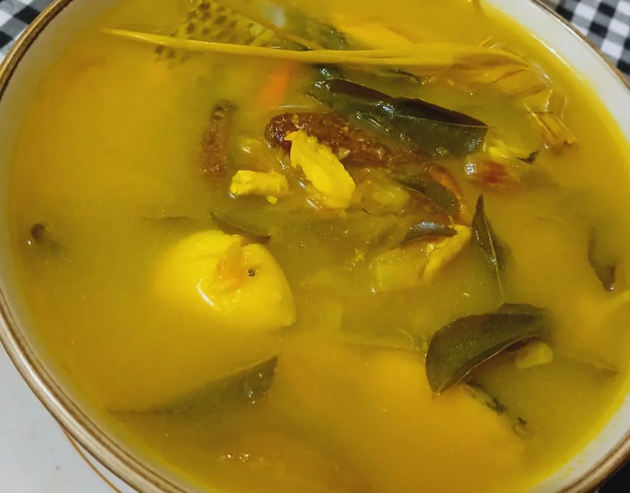 Resep Ikan Nila Kuah Asam Keueung yang bikin hangat saat hujan