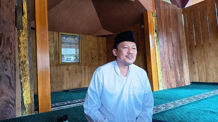 BERDUKACITA: KH Muhammad Makki Nasir saat ditemui di kediamannya Selasa (30/9). (ZEINAL ABIDIN/JPRM)