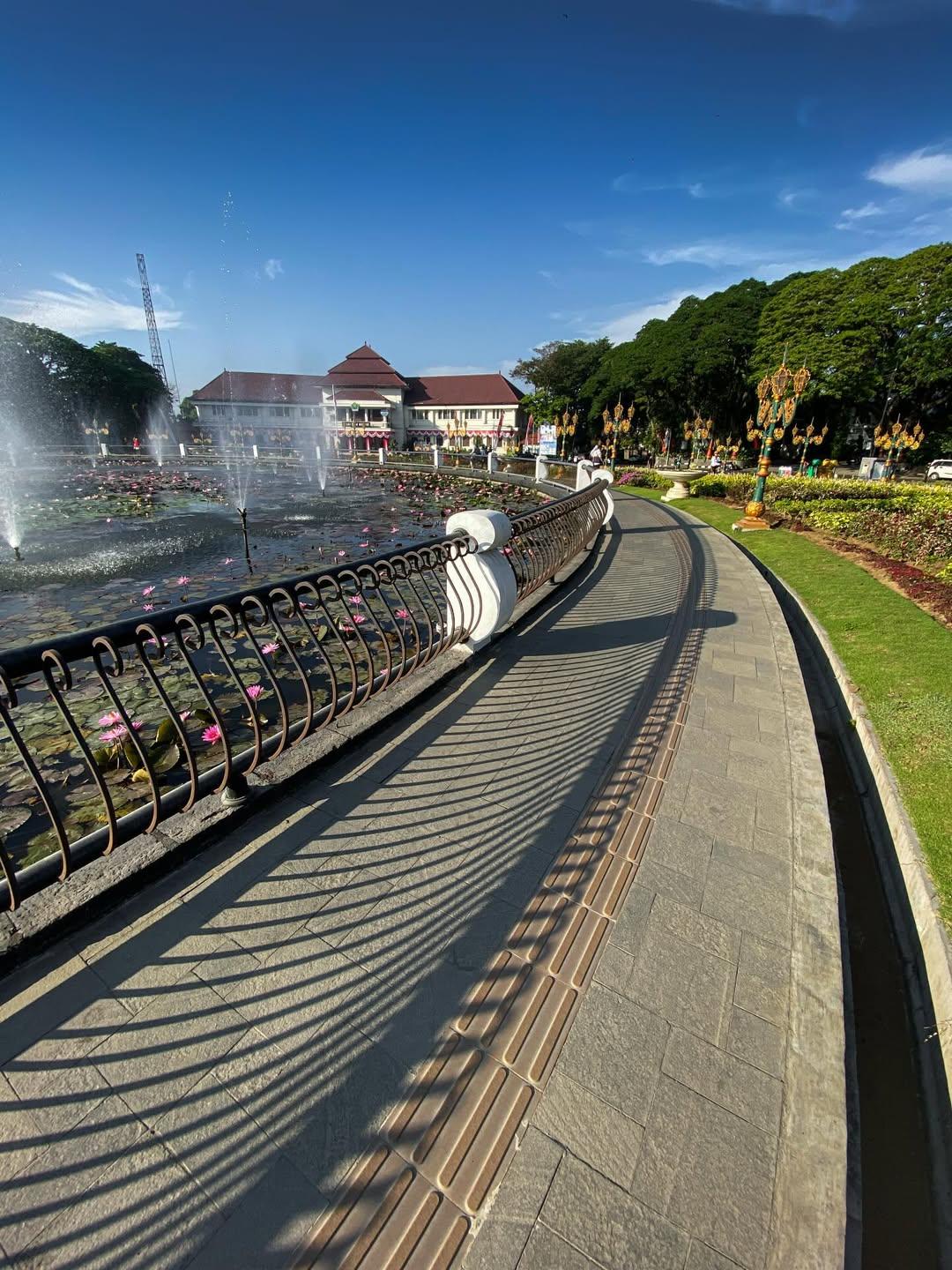 Alun-alun Tugu Malang