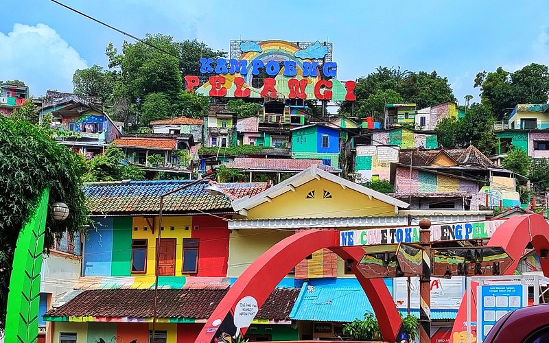 Kampung Pelangi semarang yang unik