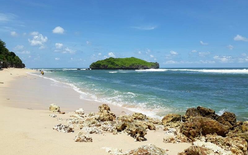Pantai Sadranan Gunung Kidul Yogyakarta
