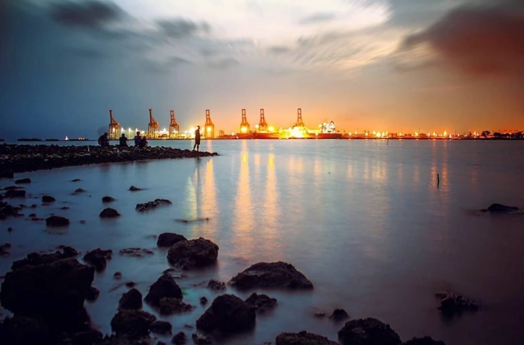Pantai Cipta Banyuwangi yang memukau saat senja