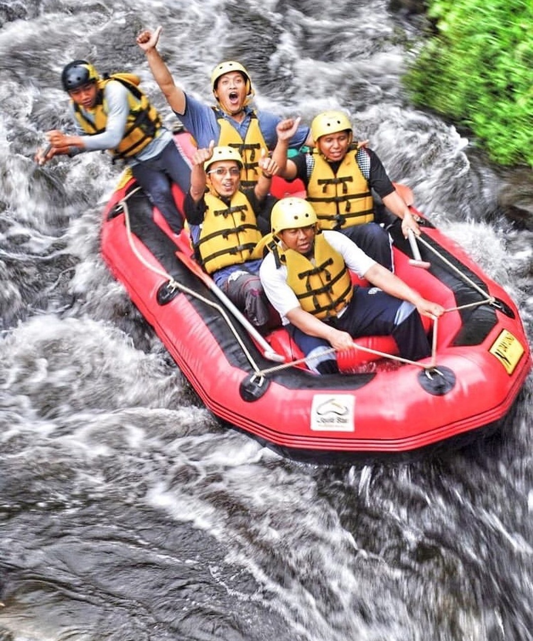 Ndayung Rafting