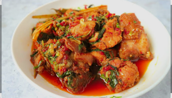 Ayam rica-rica pedas kemangi yang bikin boros nasi