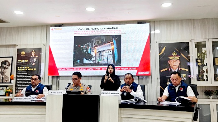 TERBUKA: Ditresnarkoba Polda Jatim menyampaikan press release Senin (6/10). (ISTIMEWA)